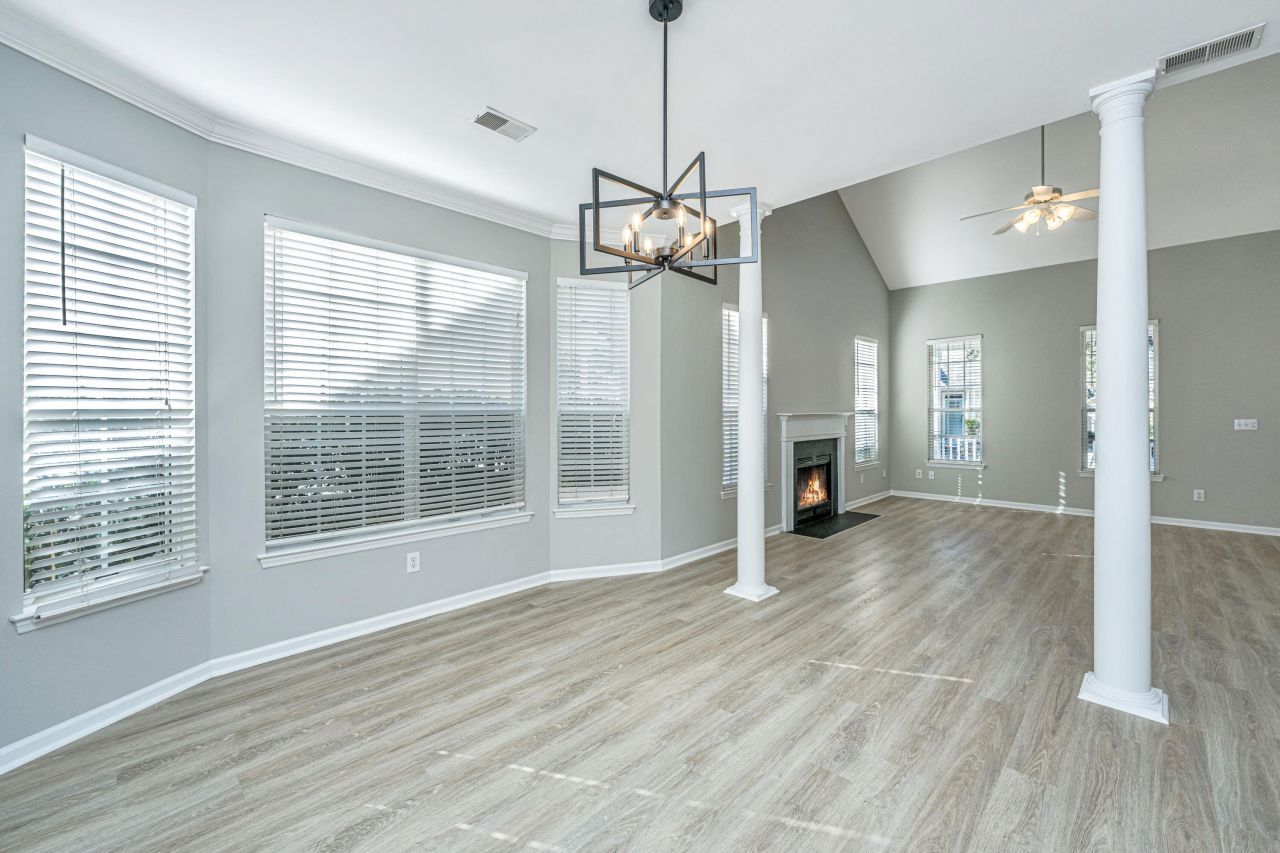 2453 Fulford Court Photo 10