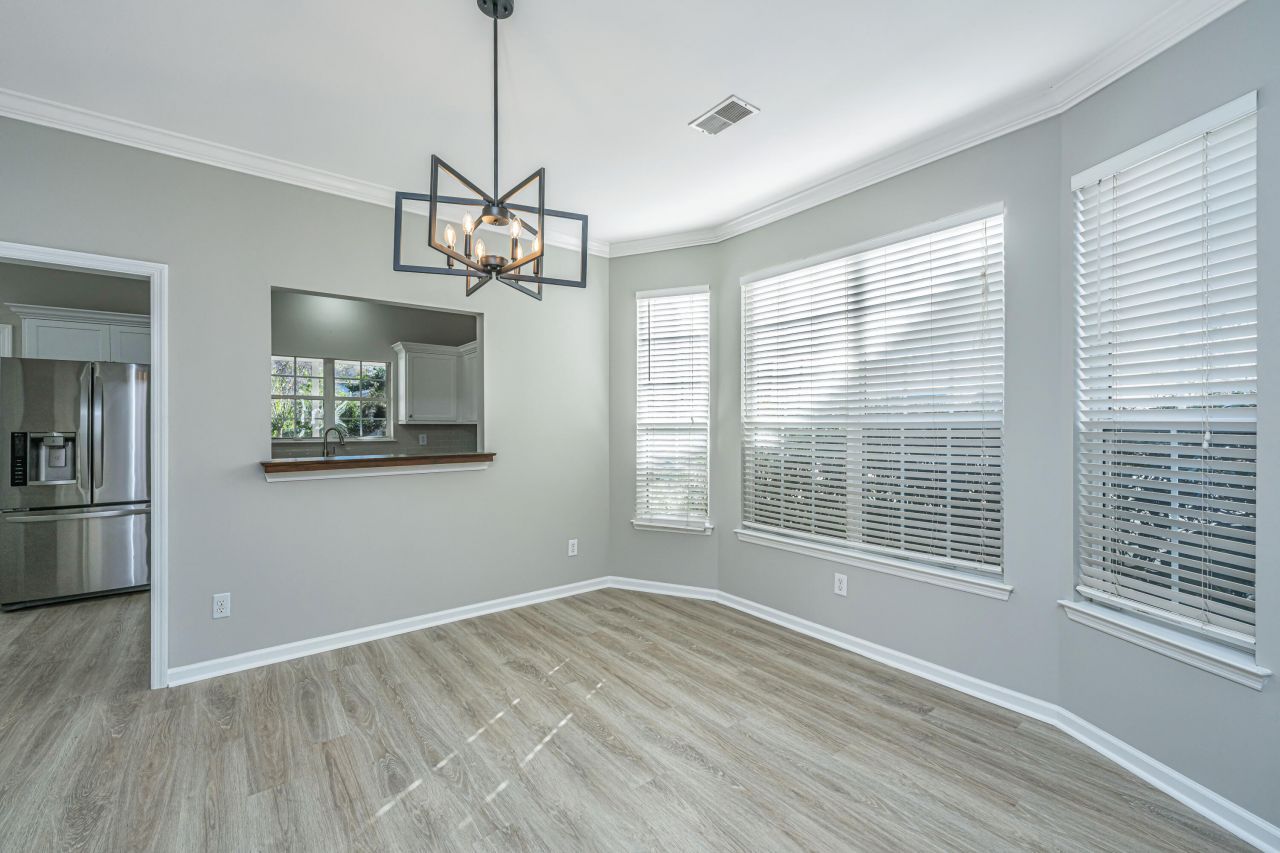 2453 Fulford Court Photo 11