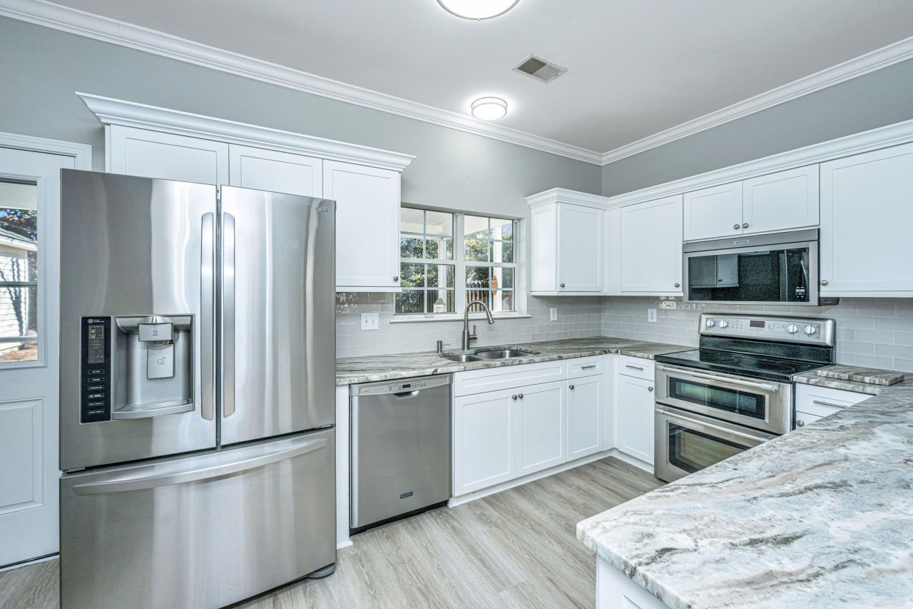 2453 Fulford Court Photo 14