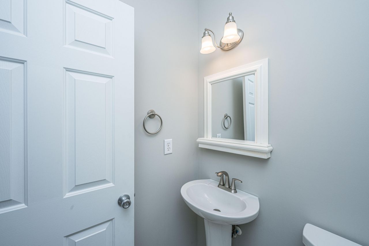 2453 Fulford Court Photo 19