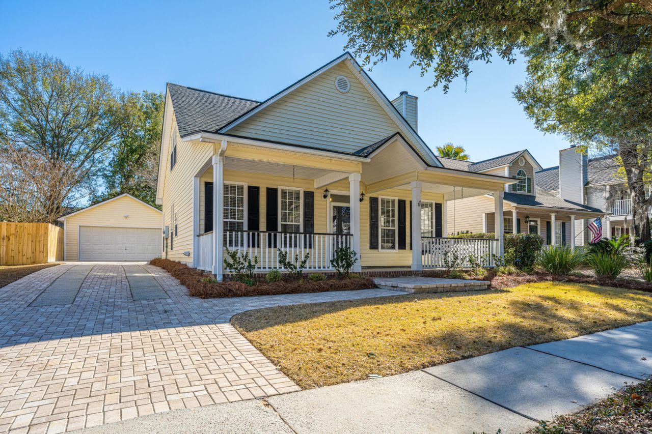 2453 Fulford Court Photo 3