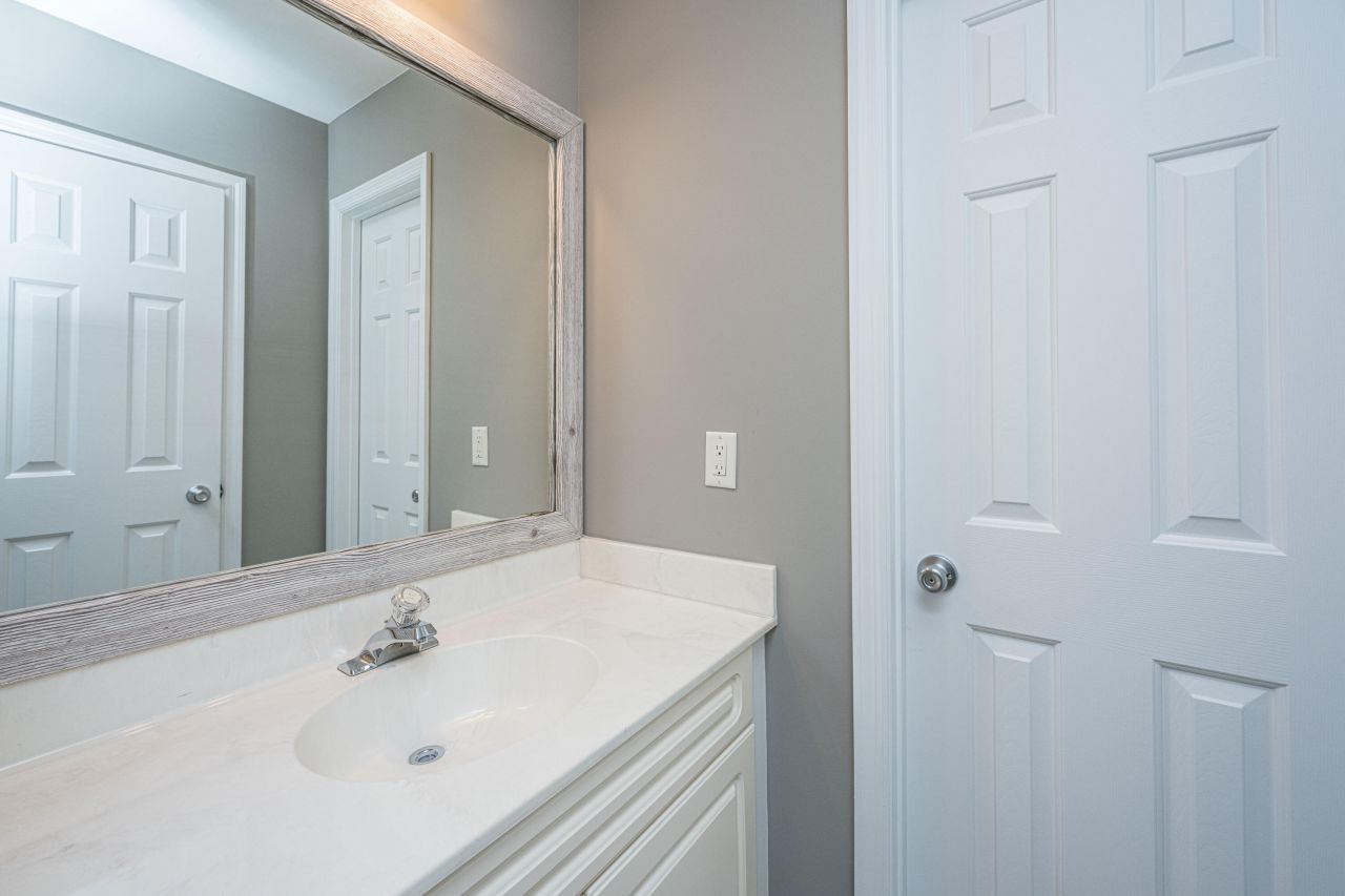 2453 Fulford Court Photo 30