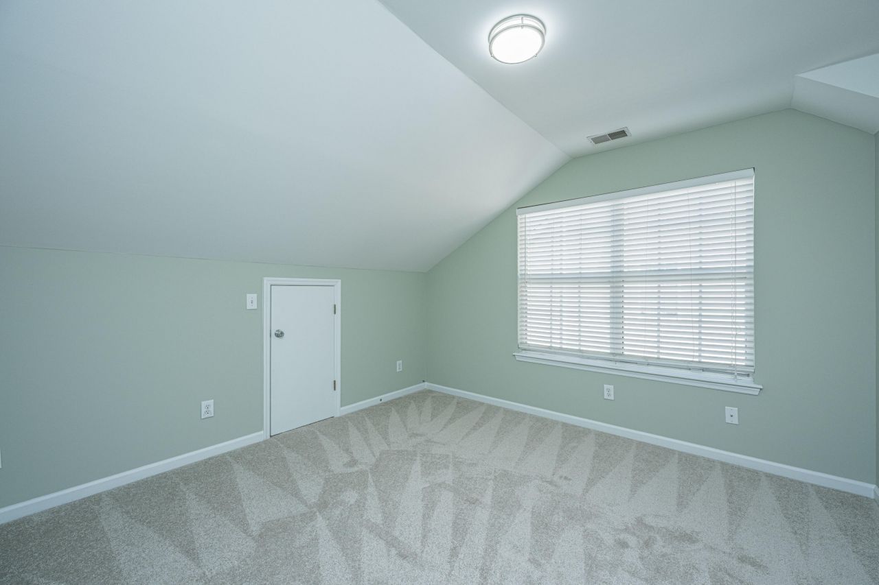 2453 Fulford Court Photo 31