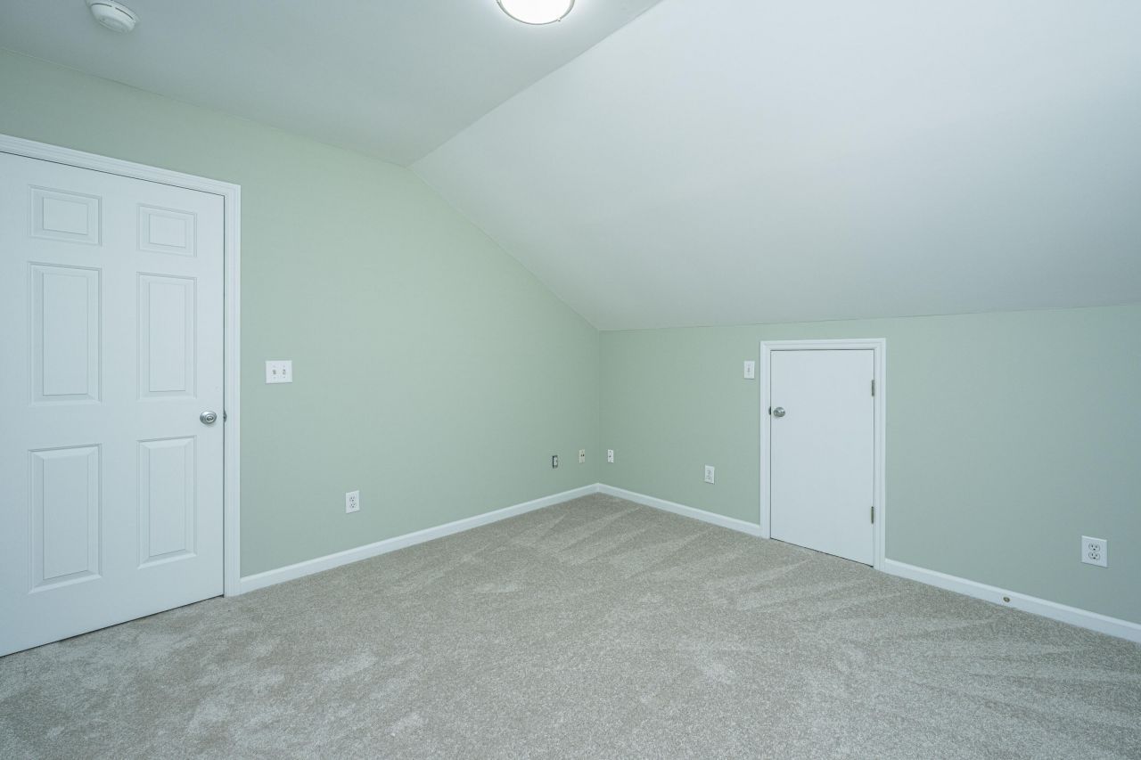 2453 Fulford Court Photo 32