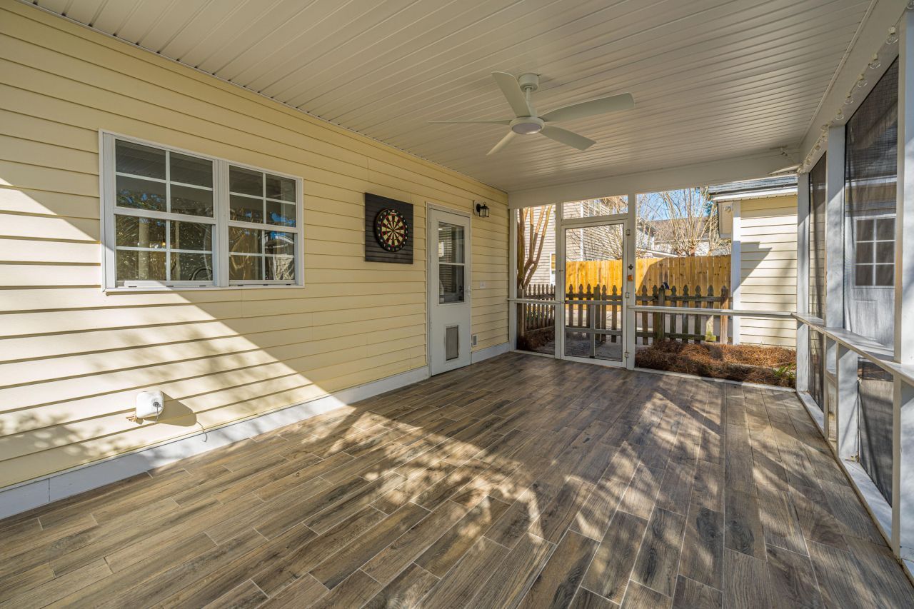 2453 Fulford Court Photo 38