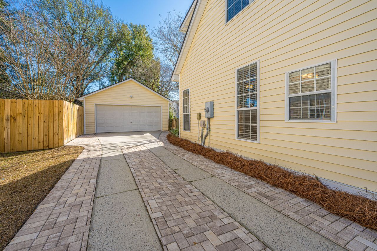 2453 Fulford Court Photo 43