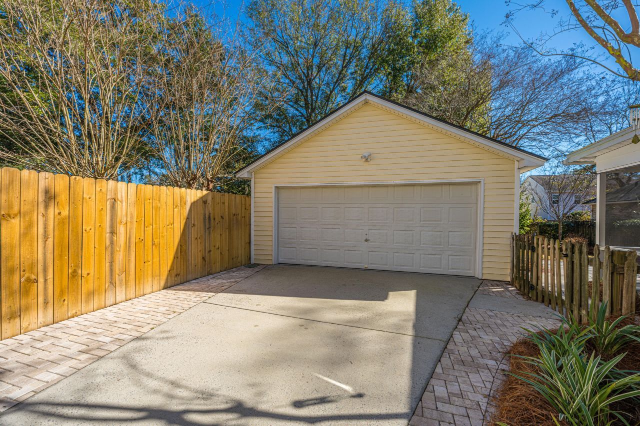 2453 Fulford Court Photo 44