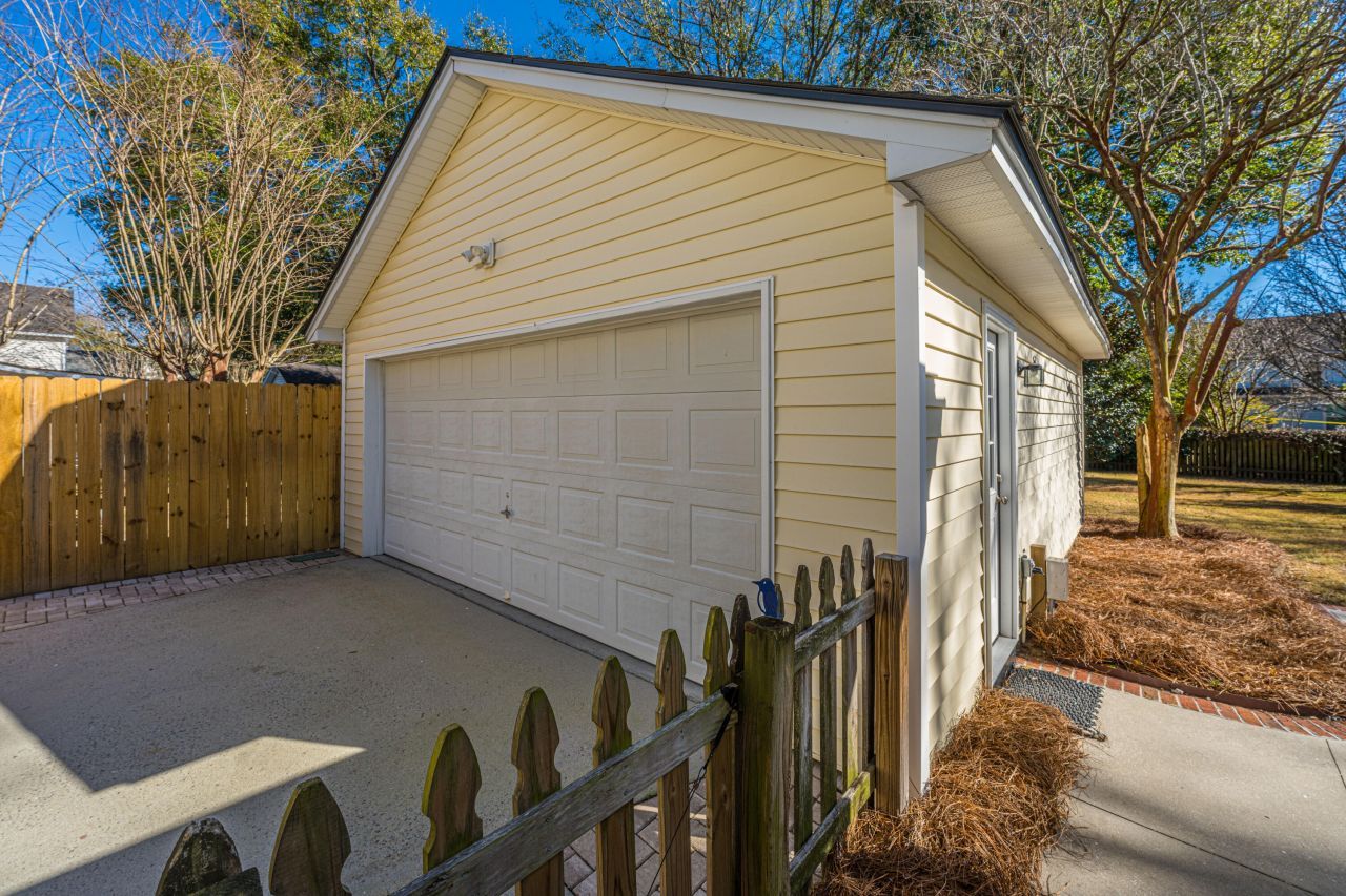 2453 Fulford Court Photo 46