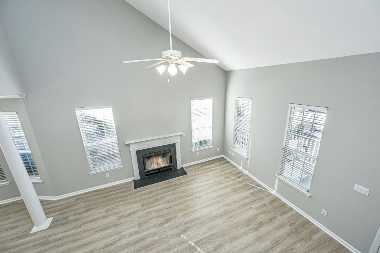 2453 Fulford Court Photo 9