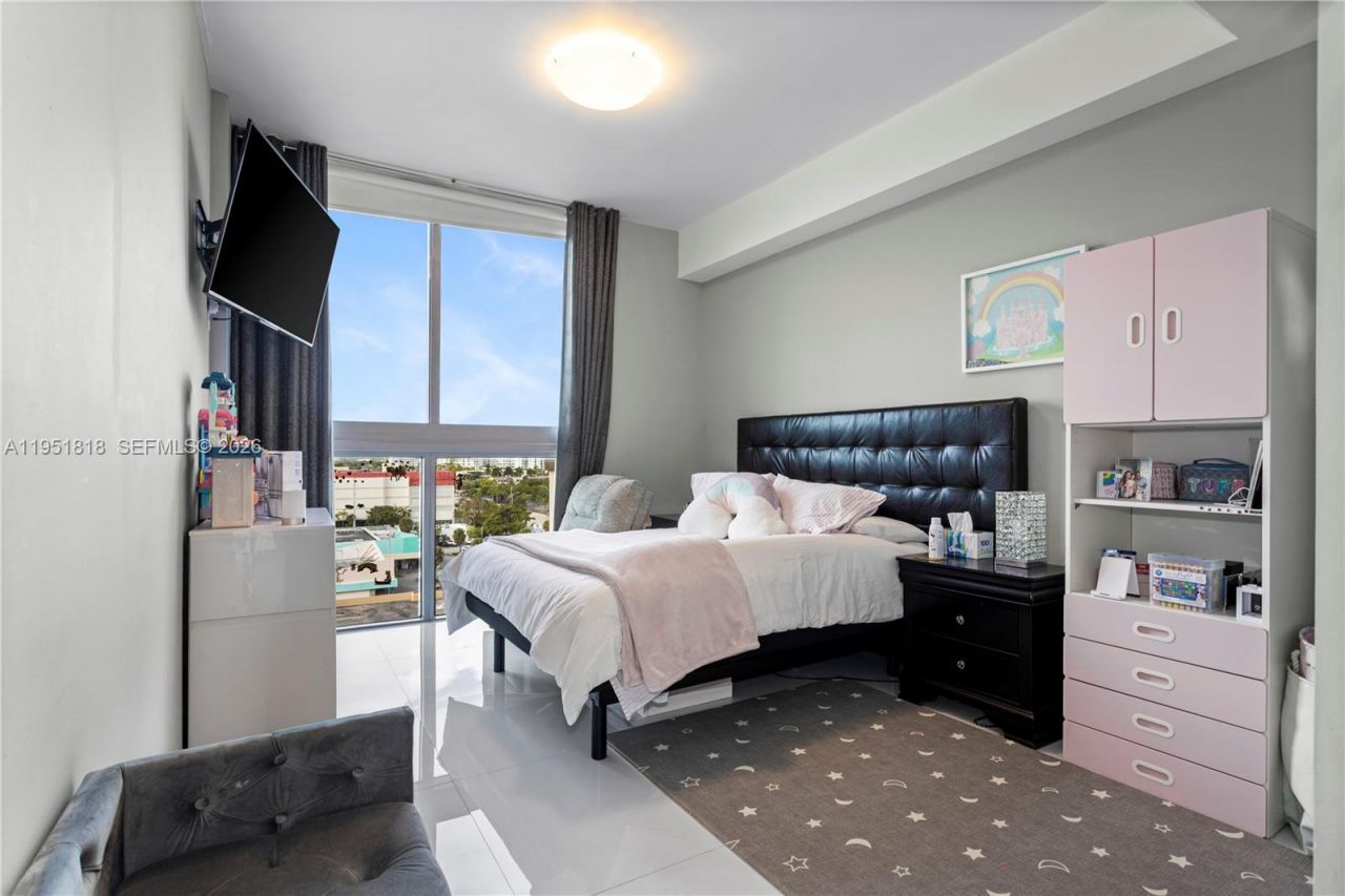 7901 Hispanola Ave, Unit 902, North Bay Village, FL 33141 Photo