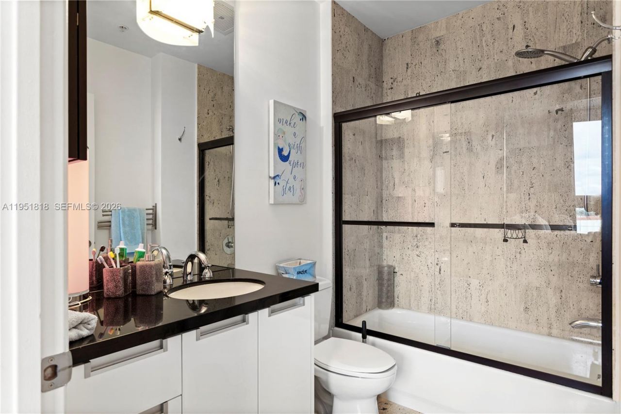 7901 Hispanola Ave, Unit 902, North Bay Village, FL 33141 Photo