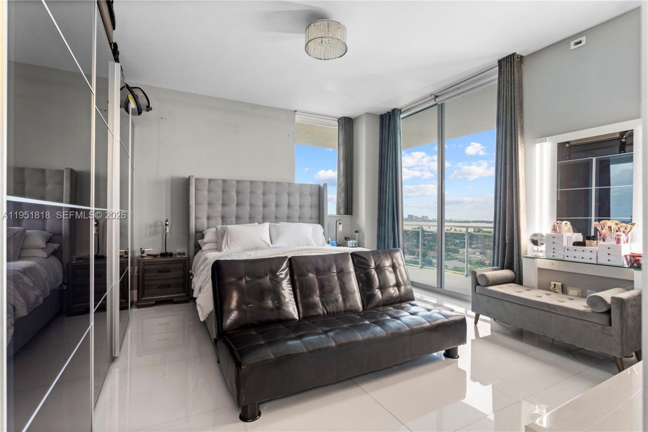 7901 Hispanola Ave, Unit 902, North Bay Village, FL 33141 Photo