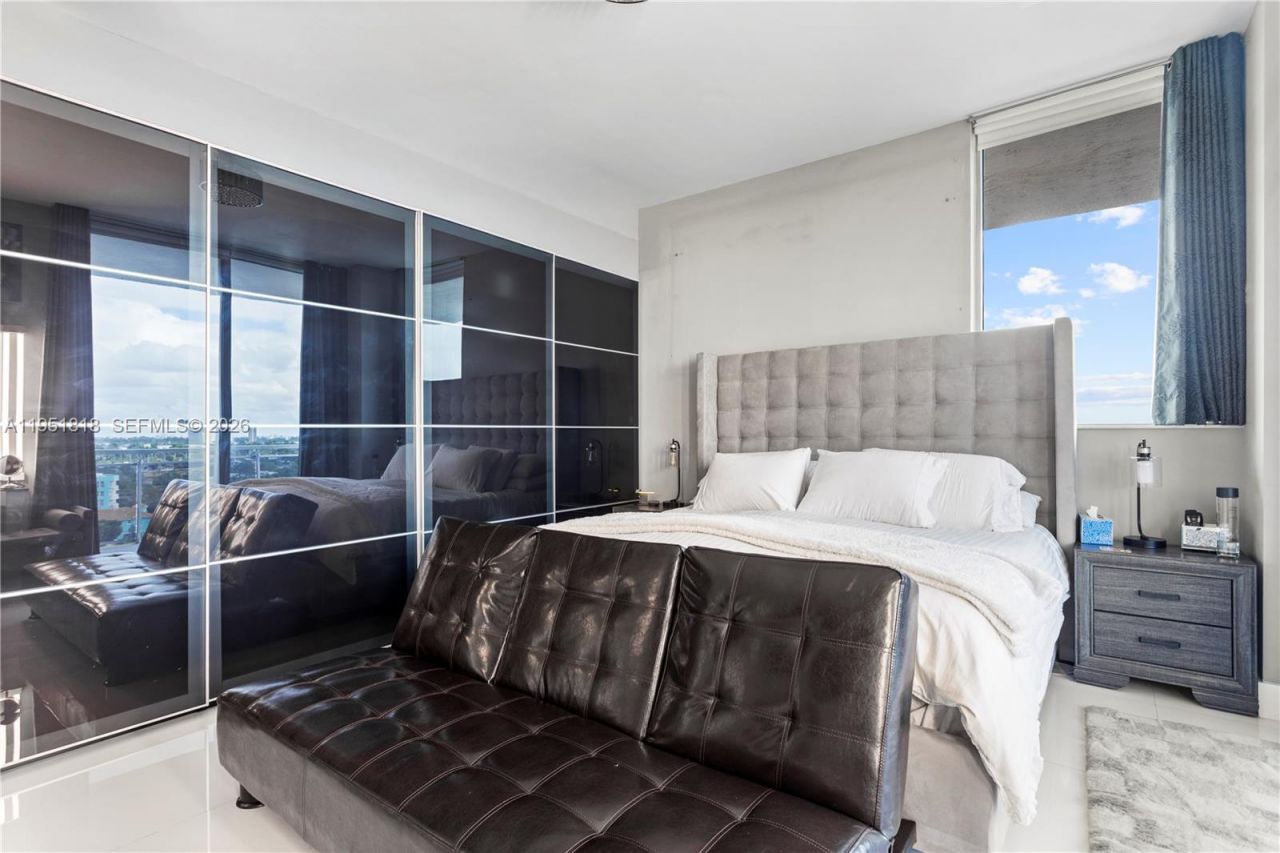 7901 Hispanola Ave, Unit 902, North Bay Village, FL 33141 Photo