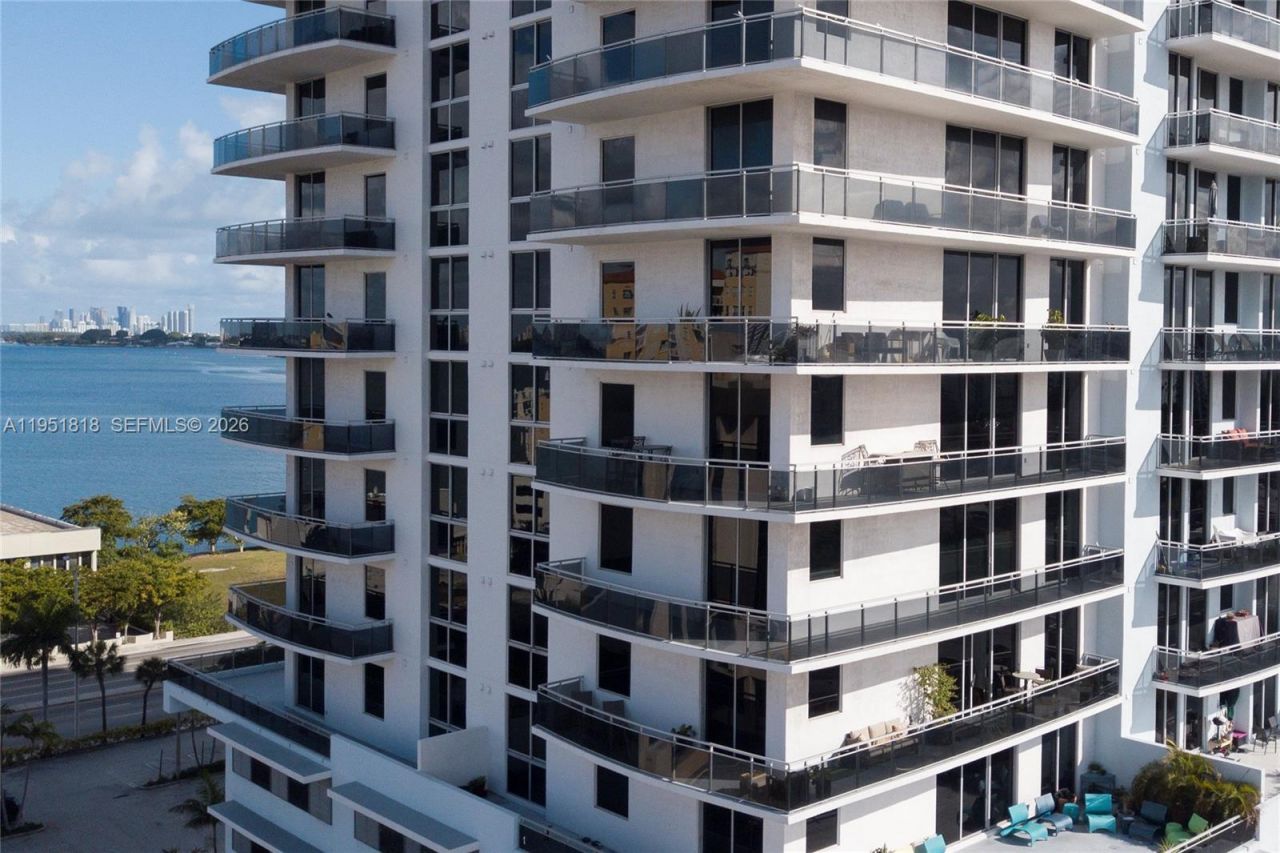 7901 Hispanola Ave, Unit 902, North Bay Village, FL 33141 Photo