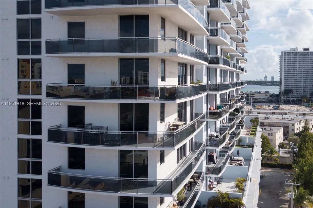 7901 Hispanola Ave, Unit 902, North Bay Village, FL 33141 Photo