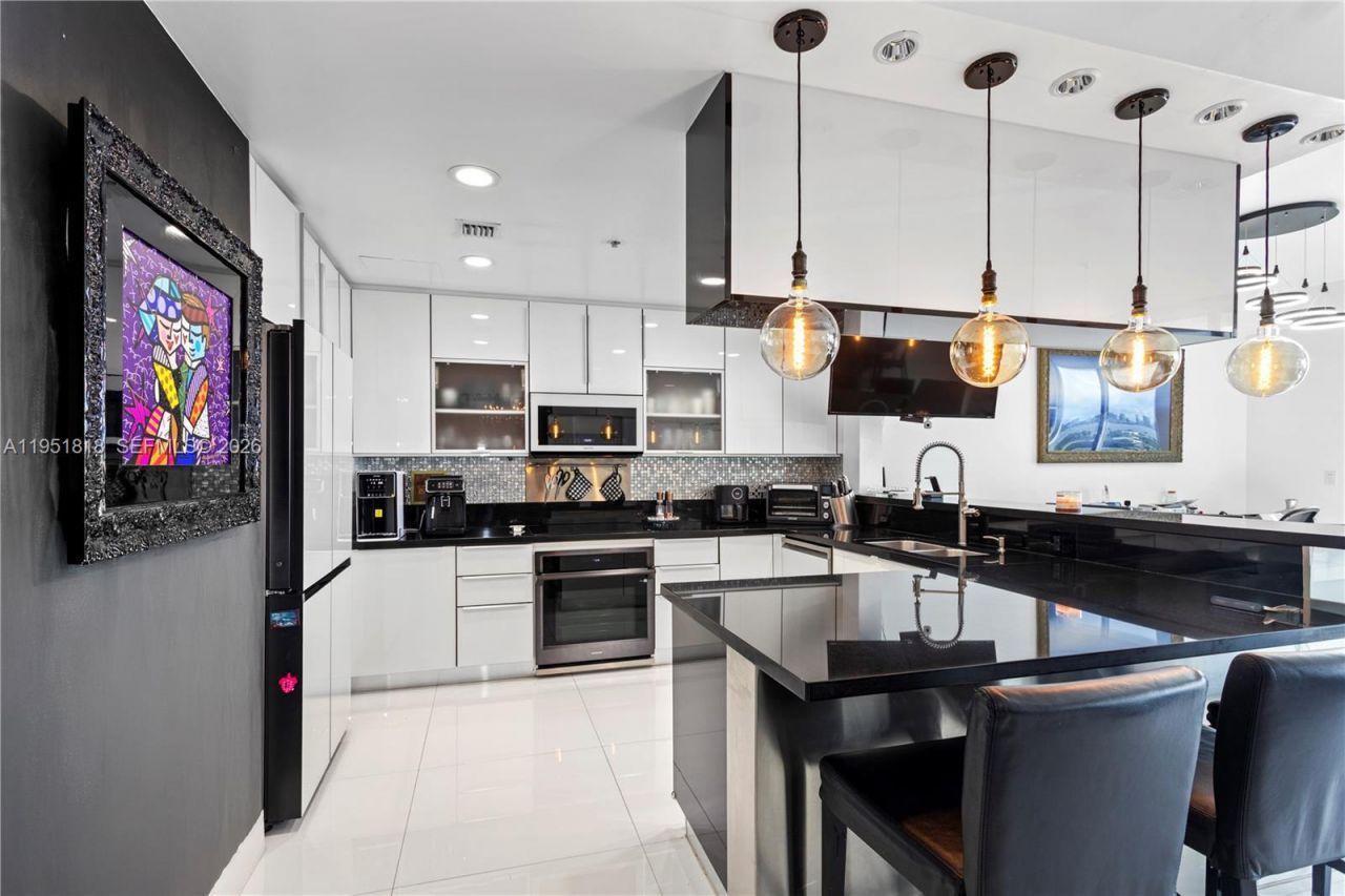 7901 Hispanola Ave, Unit 902, North Bay Village, FL 33141 Photo