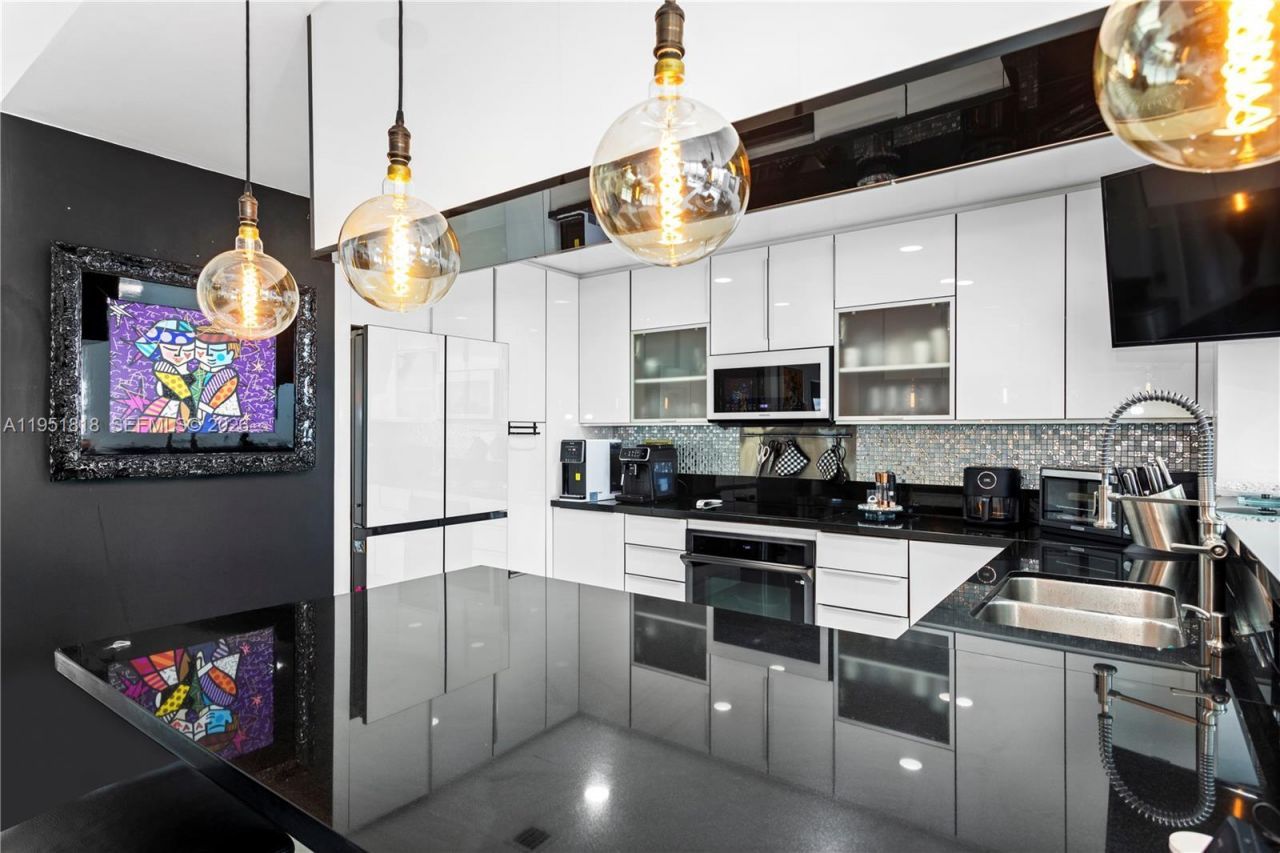 7901 Hispanola Ave, Unit 902, North Bay Village, FL 33141 Photo