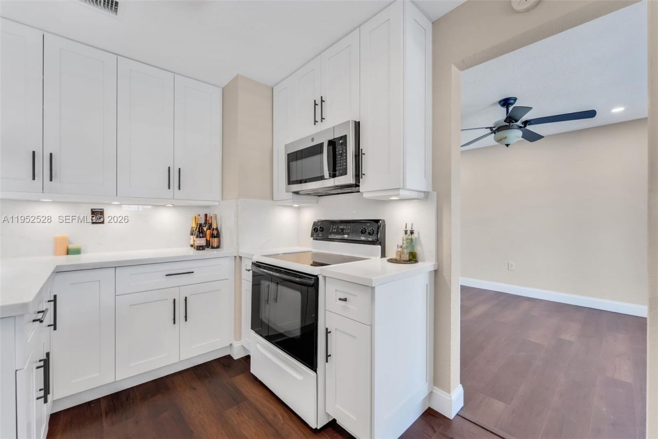 9567 SW 59th Ter, Miami, FL 33173 Photo