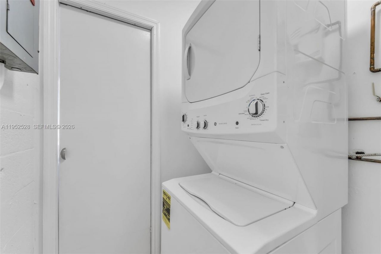 9567 SW 59th Ter, Miami, FL 33173 Photo