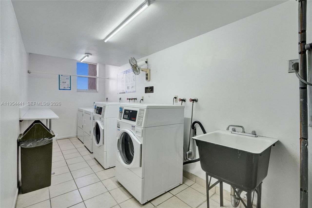 1865 S Ocean Dr, Unit 11J, Hallandale Beach, FL 33009 Photo