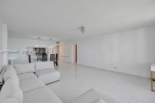 1865 S Ocean Dr, Unit 11J, Hallandale Beach, FL 33009 Photo