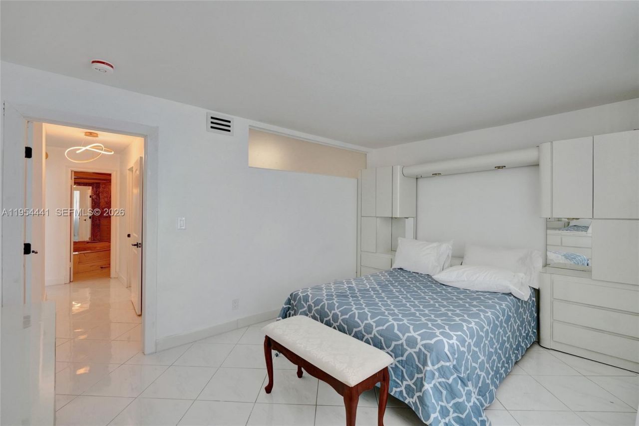 1865 S Ocean Dr, Unit 11J, Hallandale Beach, FL 33009 Photo