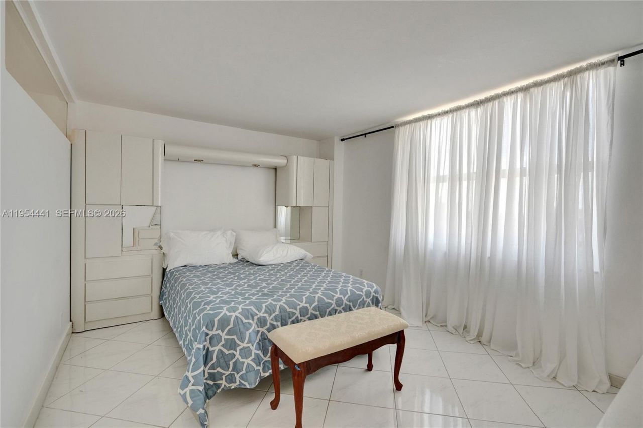 1865 S Ocean Dr, Unit 11J, Hallandale Beach, FL 33009 Photo