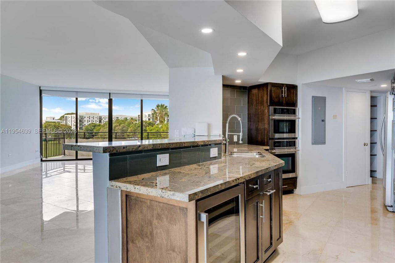 720 NE 69th St , Unit 4S, Miami, FL 33138 Photo