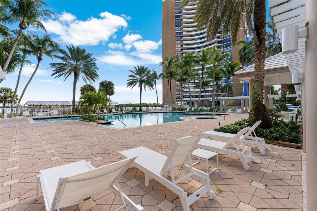 720 NE 69th St , Unit 4S, Miami, FL 33138 Photo