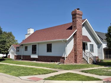 475 9th Avenue, Fairmont, NE 68354