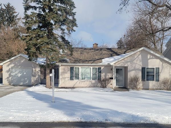 226 Charlotte Place, Mundelein, IL 60060