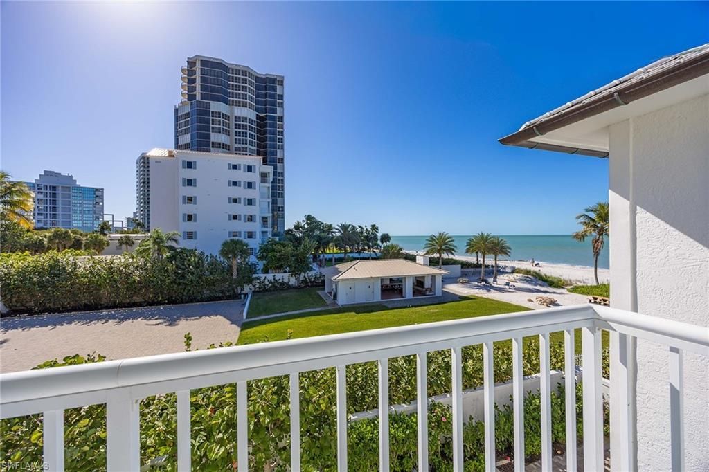 70 Seagate Dr, Naples, FL 34103 Photo