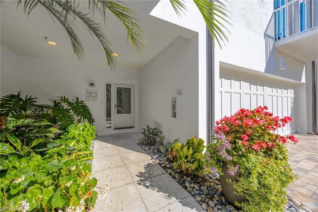 70 Seagate Dr, Naples, FL 34103 Photo