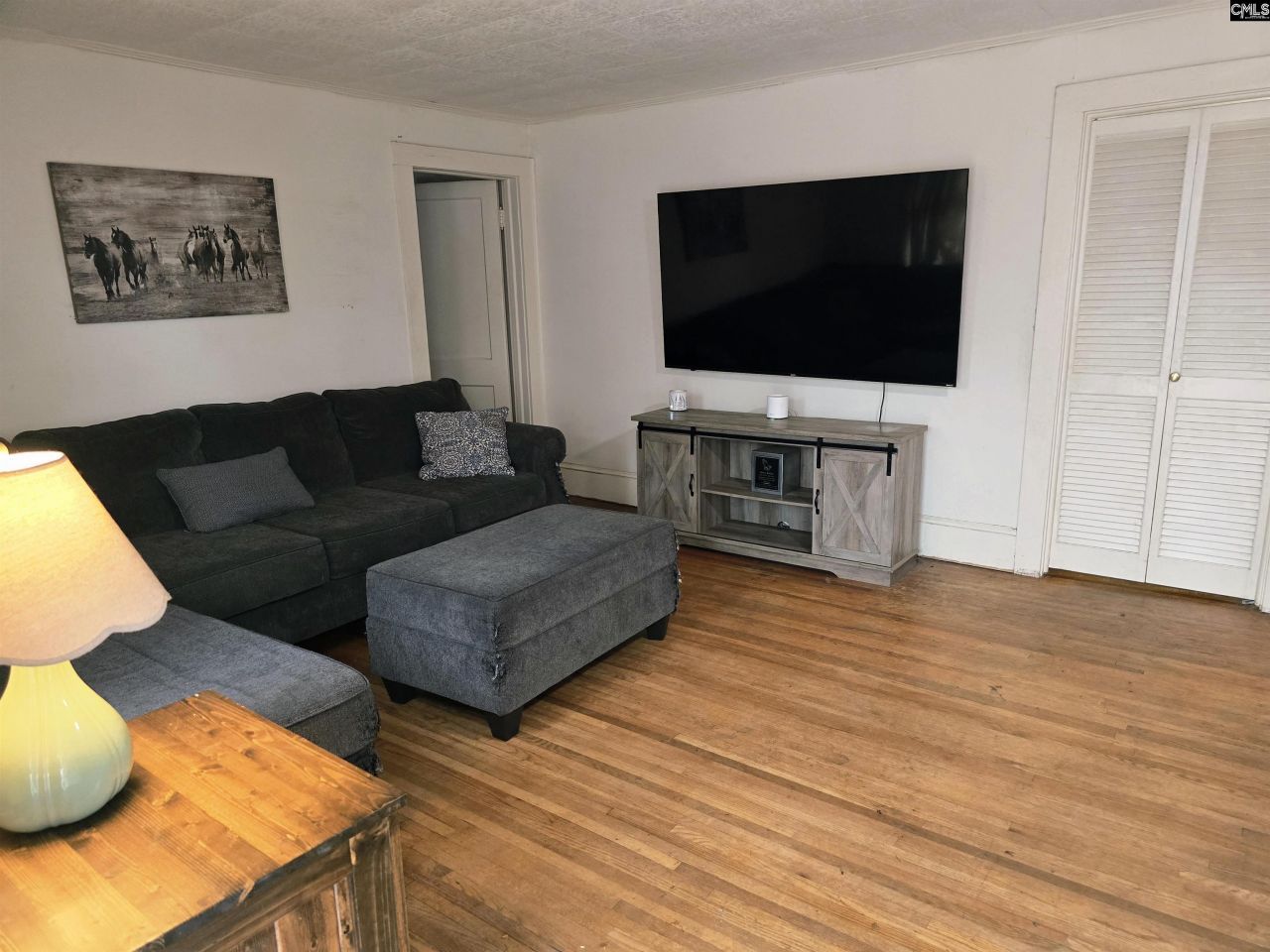 400 Pickens Street Photo 5