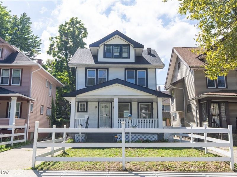 9800 Parmelee Avenue, Cleveland, OH 44108 Photo 2