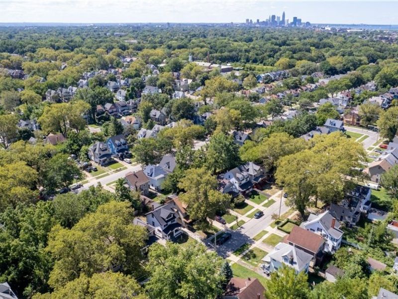 9800 Parmelee Avenue, Cleveland, OH 44108 Photo 32