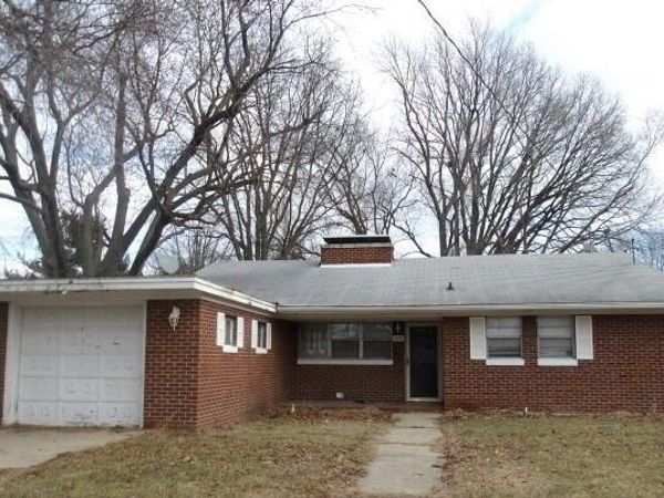 108 N Locust Street, Maroa, IL 61756