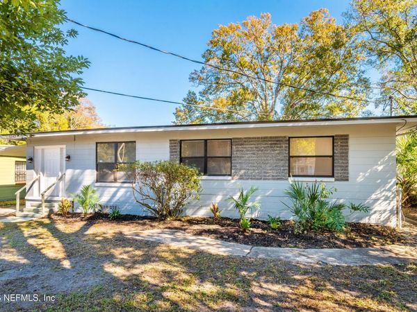 5247 CLEVELAND Road, Jacksonville, FL 32209