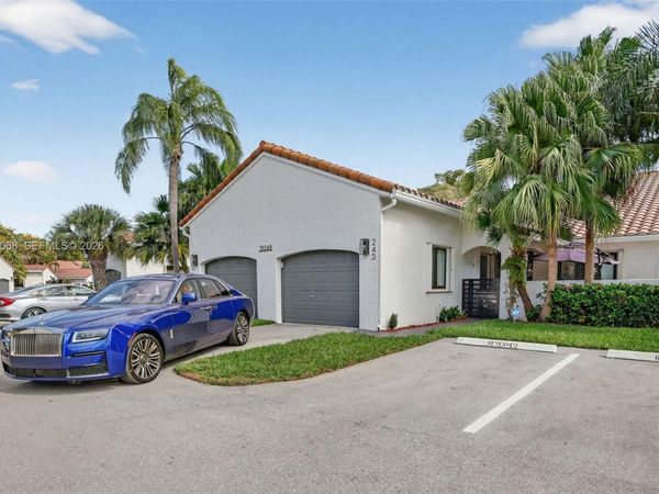 21248 Harbor Way, Unit 243-24, Aventura, FL 33180