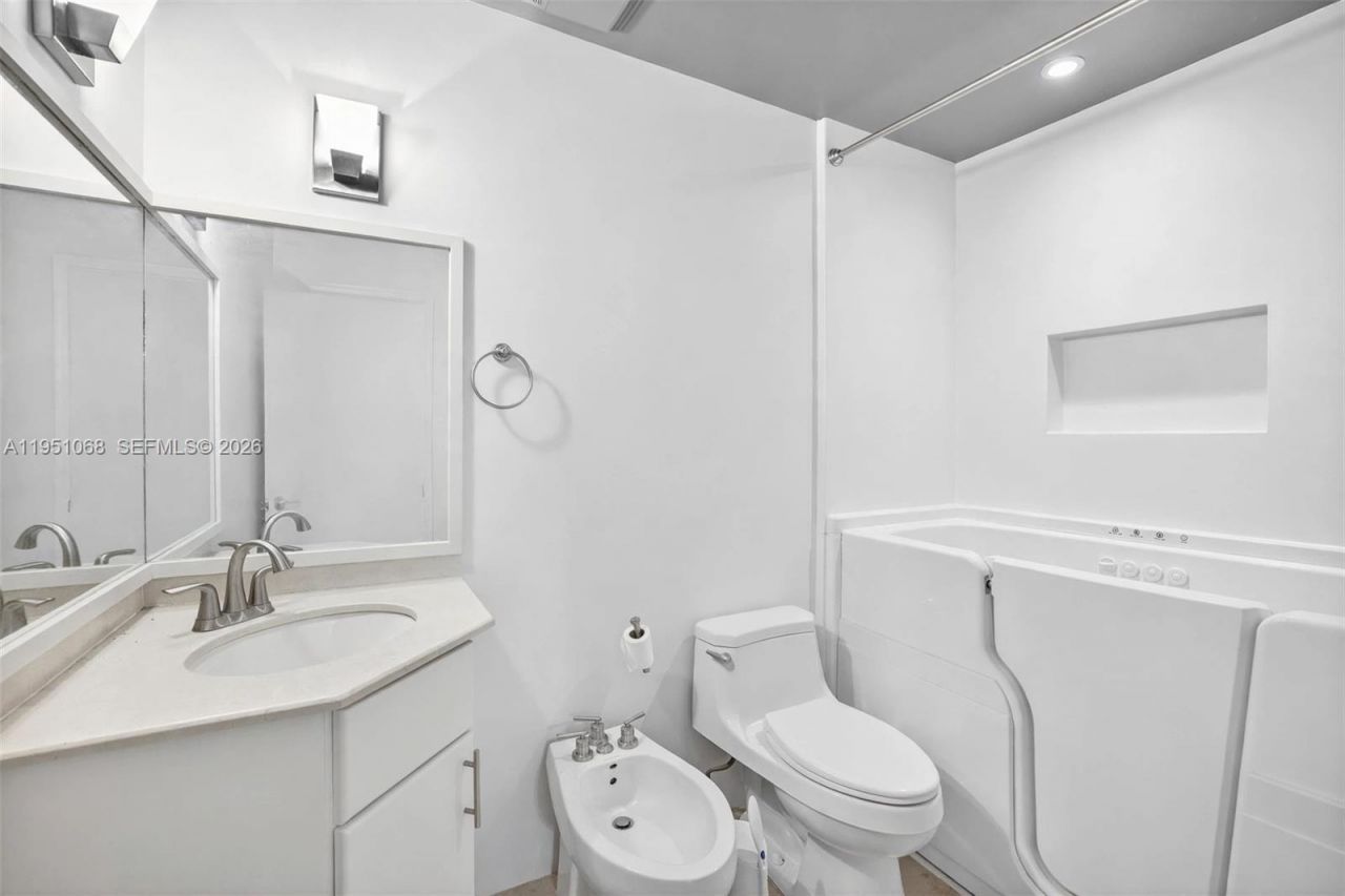 21248 Harbor Way, Unit 243-24, Aventura, FL 33180 Photo