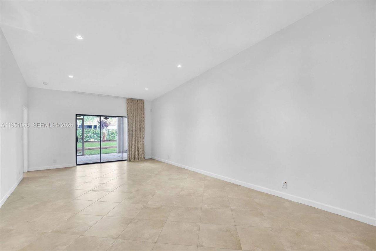 21248 Harbor Way, Unit 243-24, Aventura, FL 33180 Photo