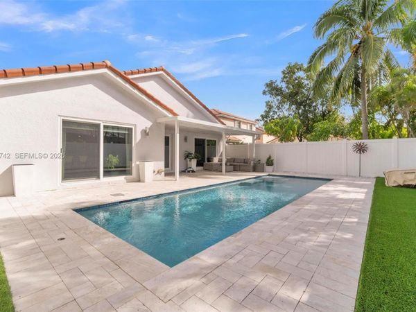 7950 NW 29th St, Margate, FL 33063