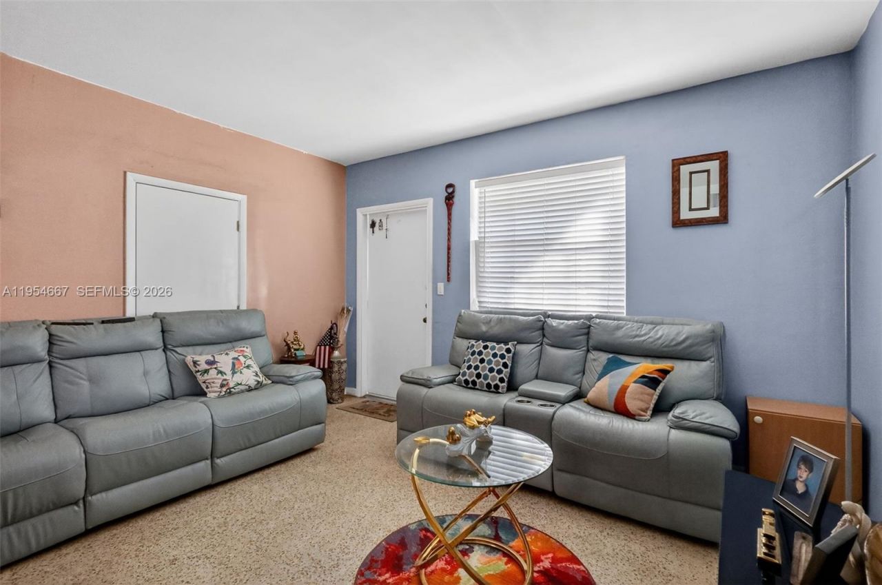 10340 NW 32nd Pl, Miami, FL 33147 Photo