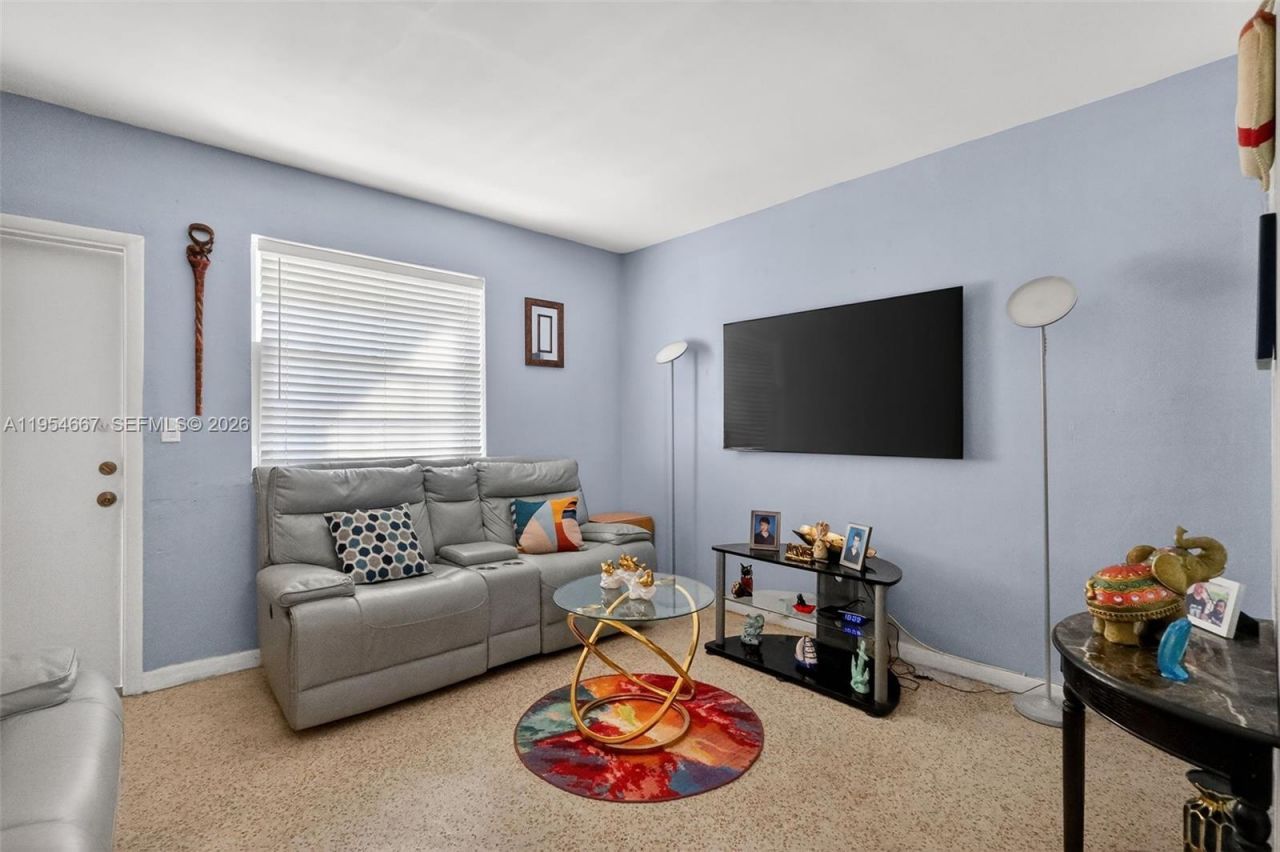 10340 NW 32nd Pl, Miami, FL 33147 Photo