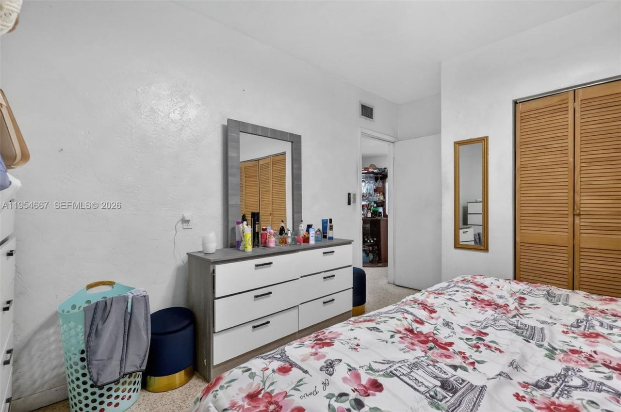 10340 NW 32nd Pl, Miami, FL 33147 Photo