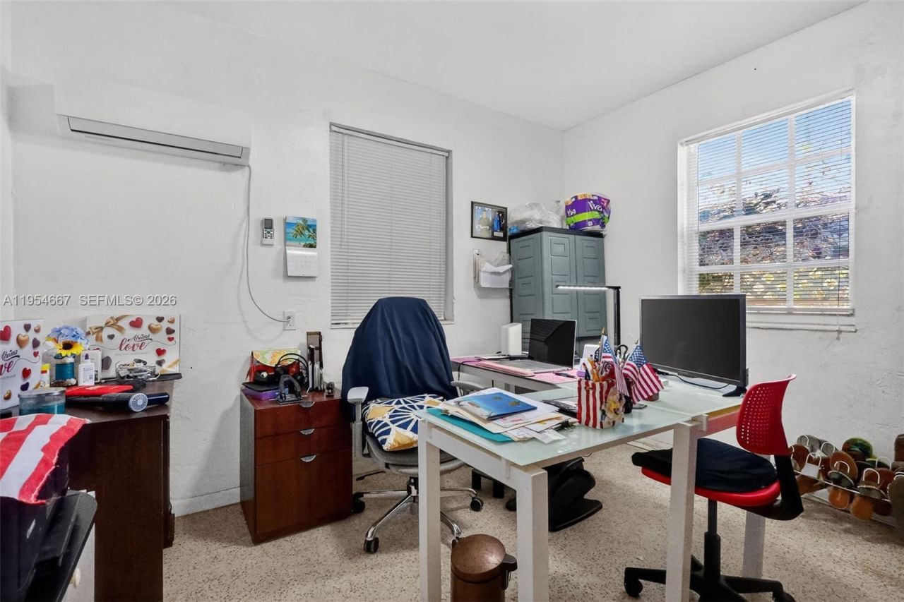 10340 NW 32nd Pl, Miami, FL 33147 Photo