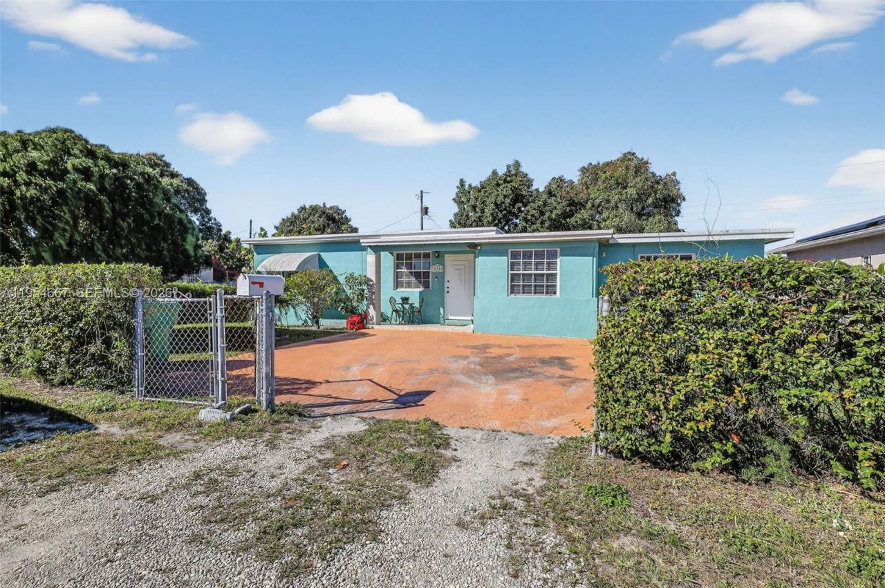 10340 NW 32nd Pl, Miami, FL 33147 Photo