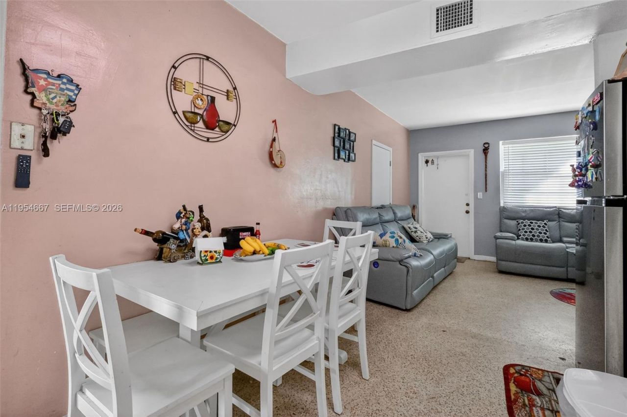 10340 NW 32nd Pl, Miami, FL 33147 Photo