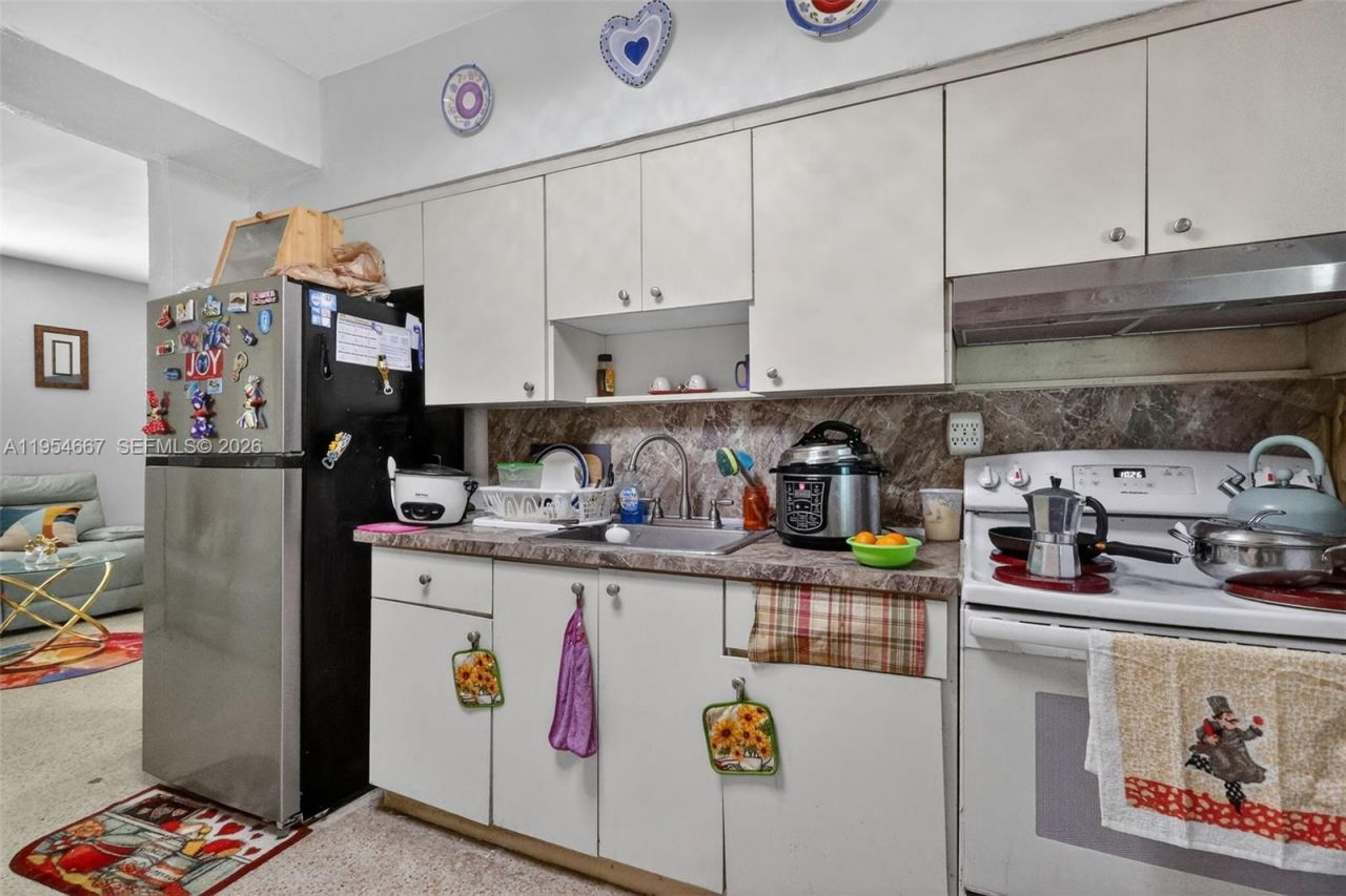 10340 NW 32nd Pl, Miami, FL 33147 Photo