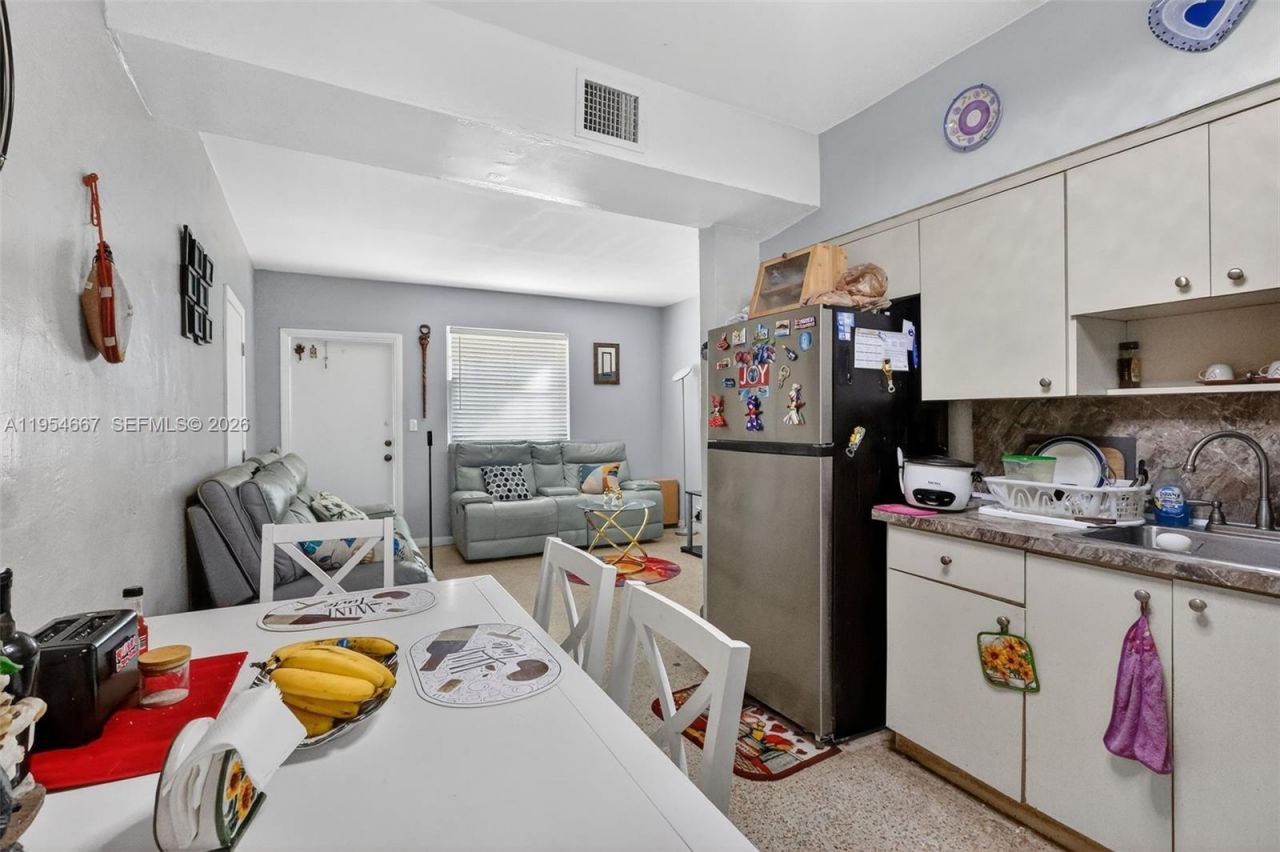 10340 NW 32nd Pl, Miami, FL 33147 Photo